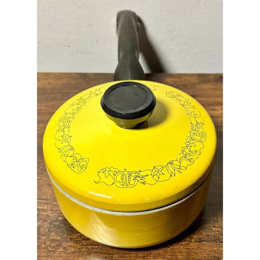 Wear Ever Registered 1 Qt Aluminum Enamel Yellow Sauce Pan w/ Lid- Vegetables